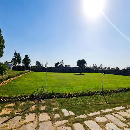 The Rustic Villa, A Stay With Luxuries Amenities And Exotic Nature Джайпур Екстериор снимка