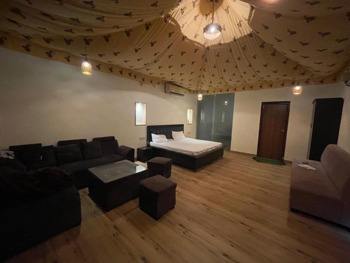 The Rustic Villa, A Stay With Luxuries Amenities And Exotic Nature Джайпур Екстериор снимка
